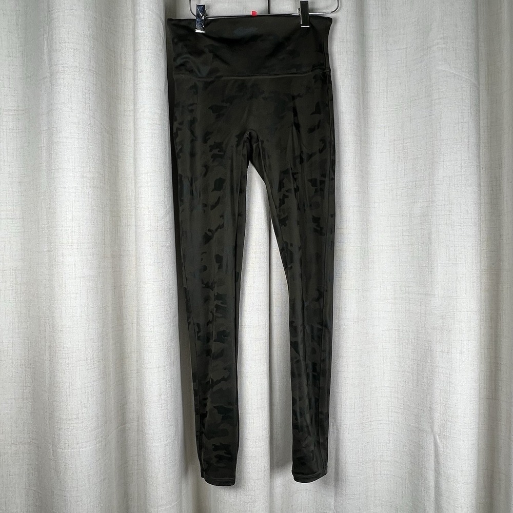 SPANX Faux Leather Legging Women's Medium Matte Green Camo High Rise Slimming